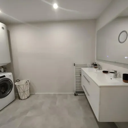 Bon Encontre, Allee De La Vierge *